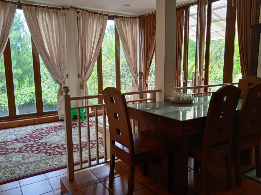 Villa Gathering Yuni Syahla Citaringgul Εξωτερικό φωτογραφία